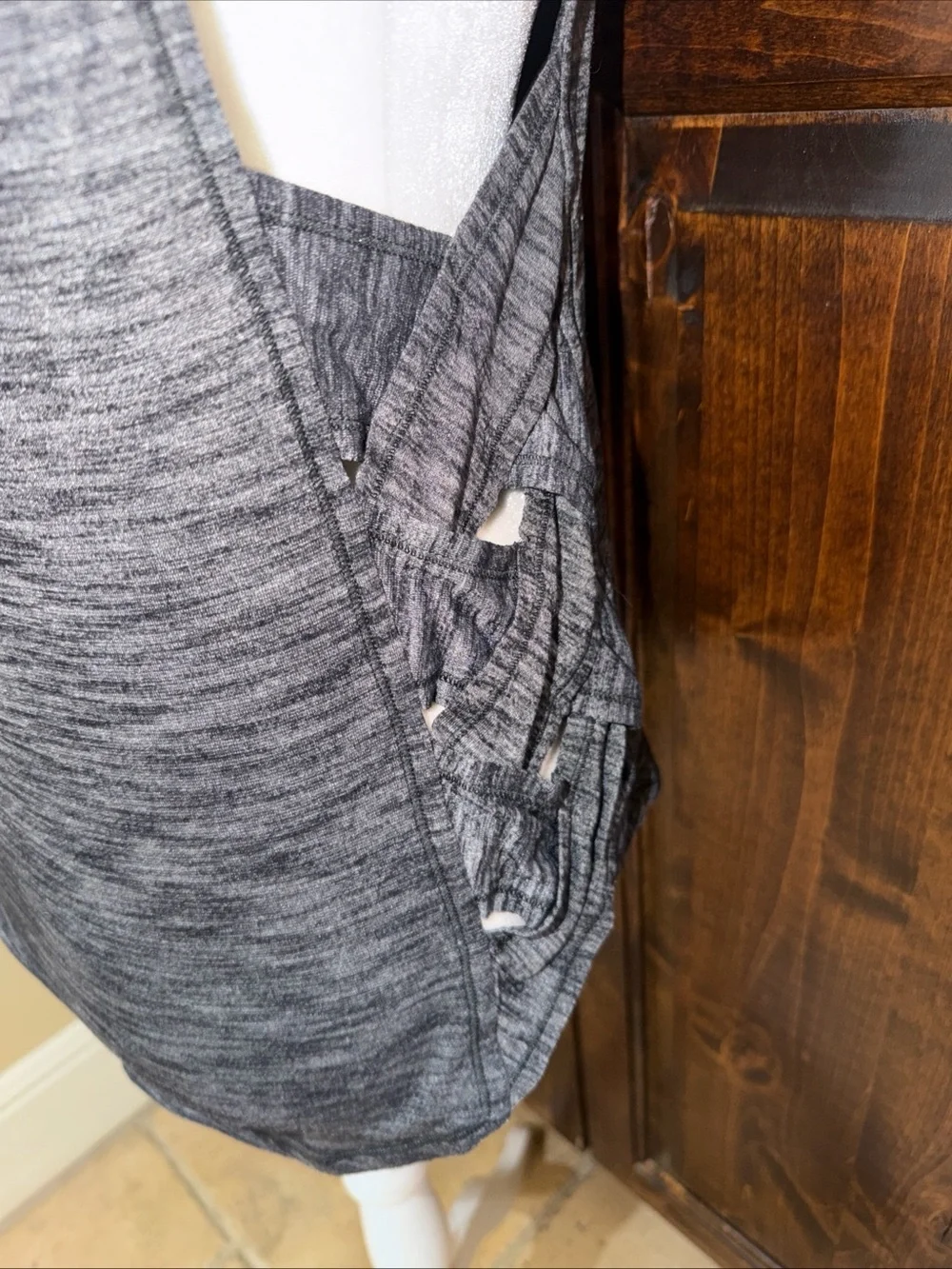Lululemon Var-City Muscle Tank Heathered Gray Detailed Gym Sporty Athletic 8 M